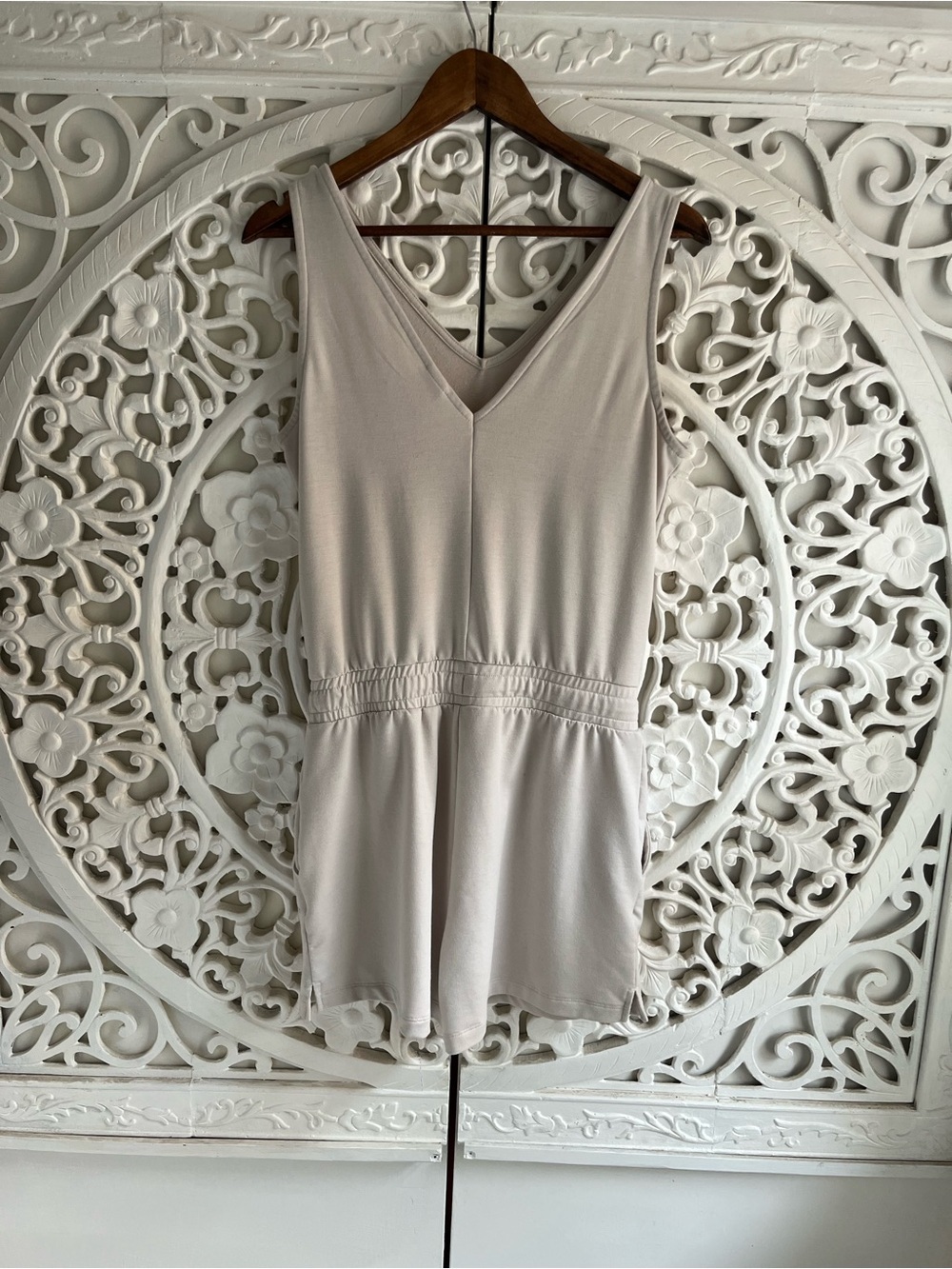 Lolë Sleeveless Drawstring Waist Romper Beige Taupe Athleisure Small - Picture 4 of 6
